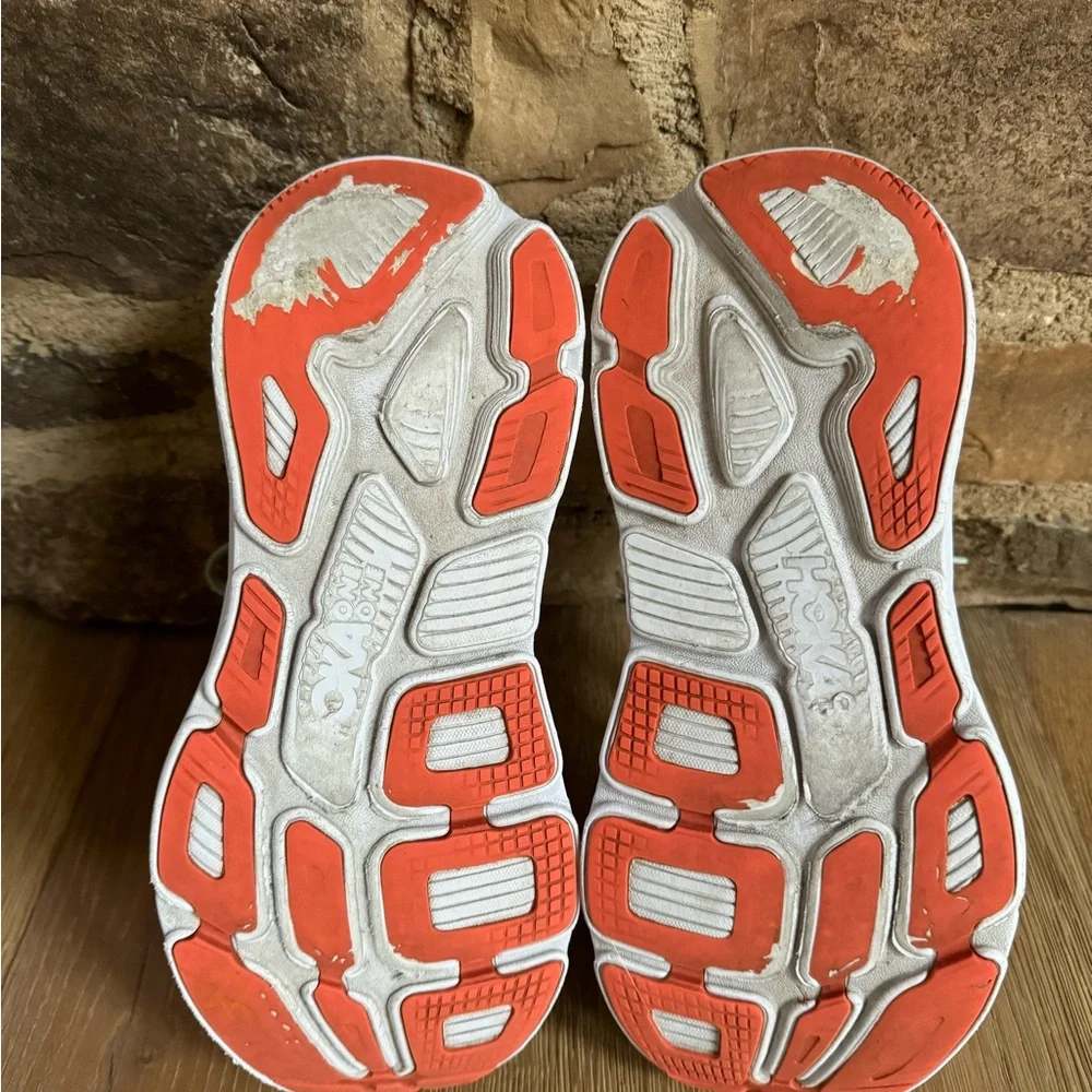 Hoka one Bondi 7 women’s sneaker size 9.5 price firm!